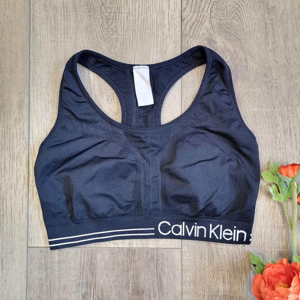 Calvin Klein Performance size Medium Impact Sports Bra Black Racer Back Crop Top